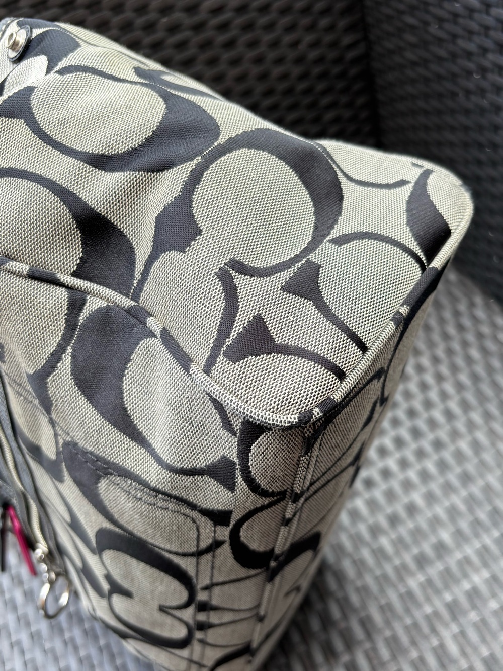 Coach Daisy Signature Tote Dual Hangtags Large C Monogram Shoulder Bag - Picture 6 of 10